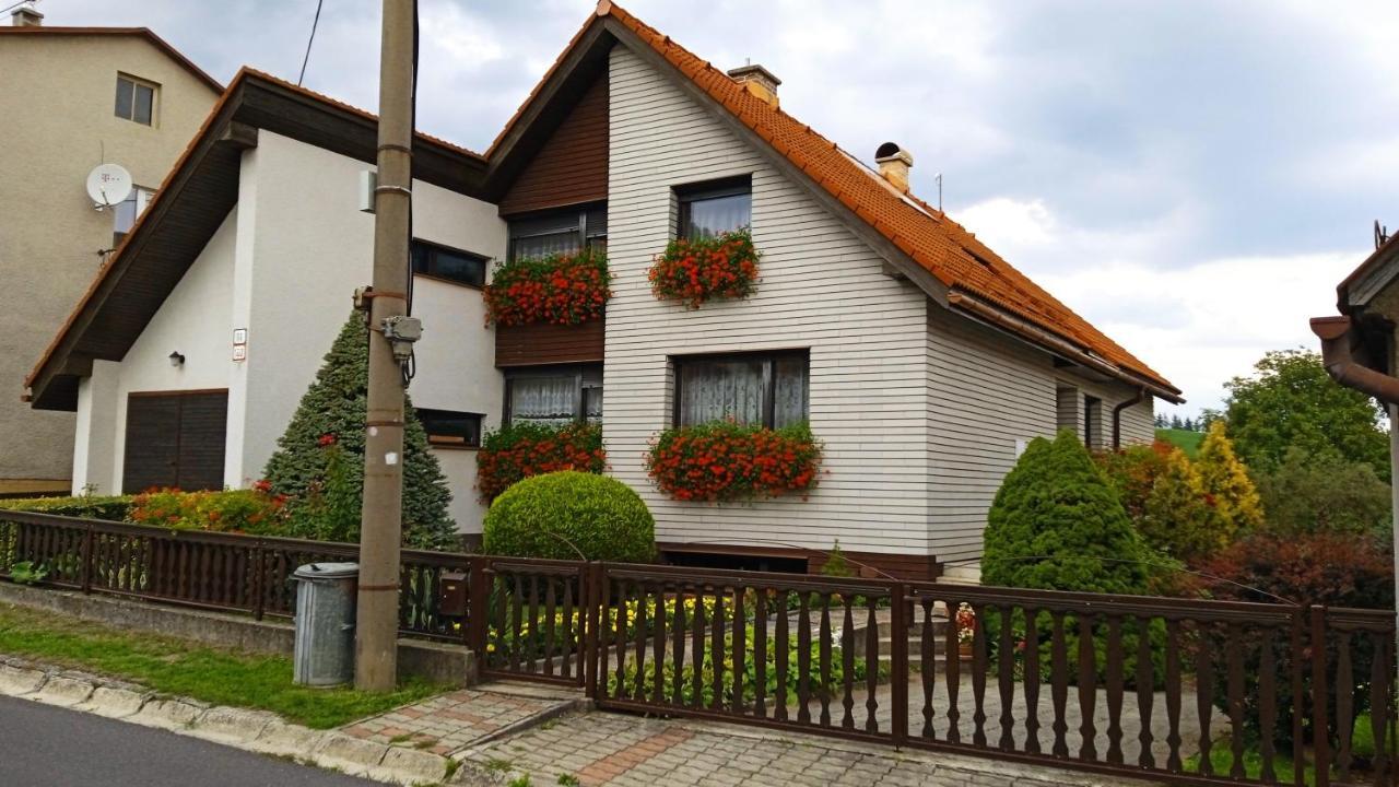 Apartman 6 Km Od Centra Banskej Bystrice Banská Bystrica Exterior foto